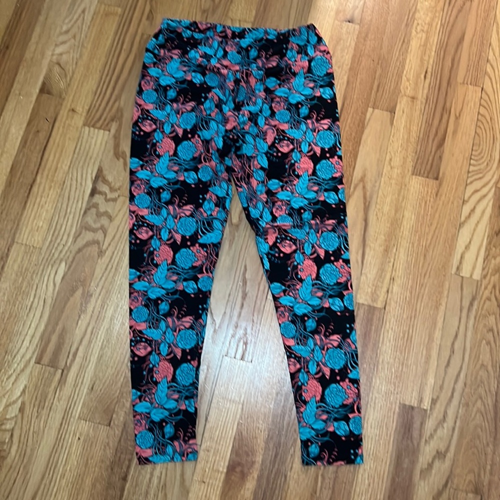 Lularoe tall and curvy leggings.  Like New
